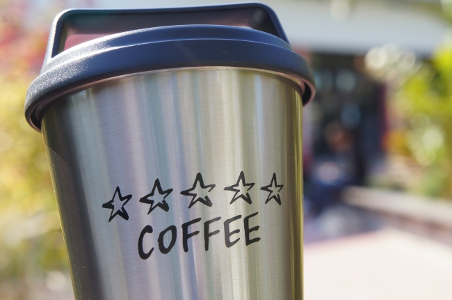シルバーには、美味しいコーヒーへのリスペクトを表した５STAR COFFEE.