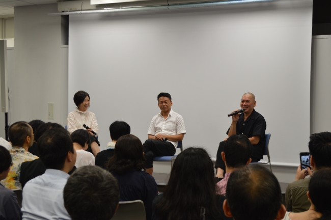 作品についてユーモラスに語る監督・蔡明亮(右)、俳優・李康生(中央)、と対談する台湾大学教授・張小虹（左）