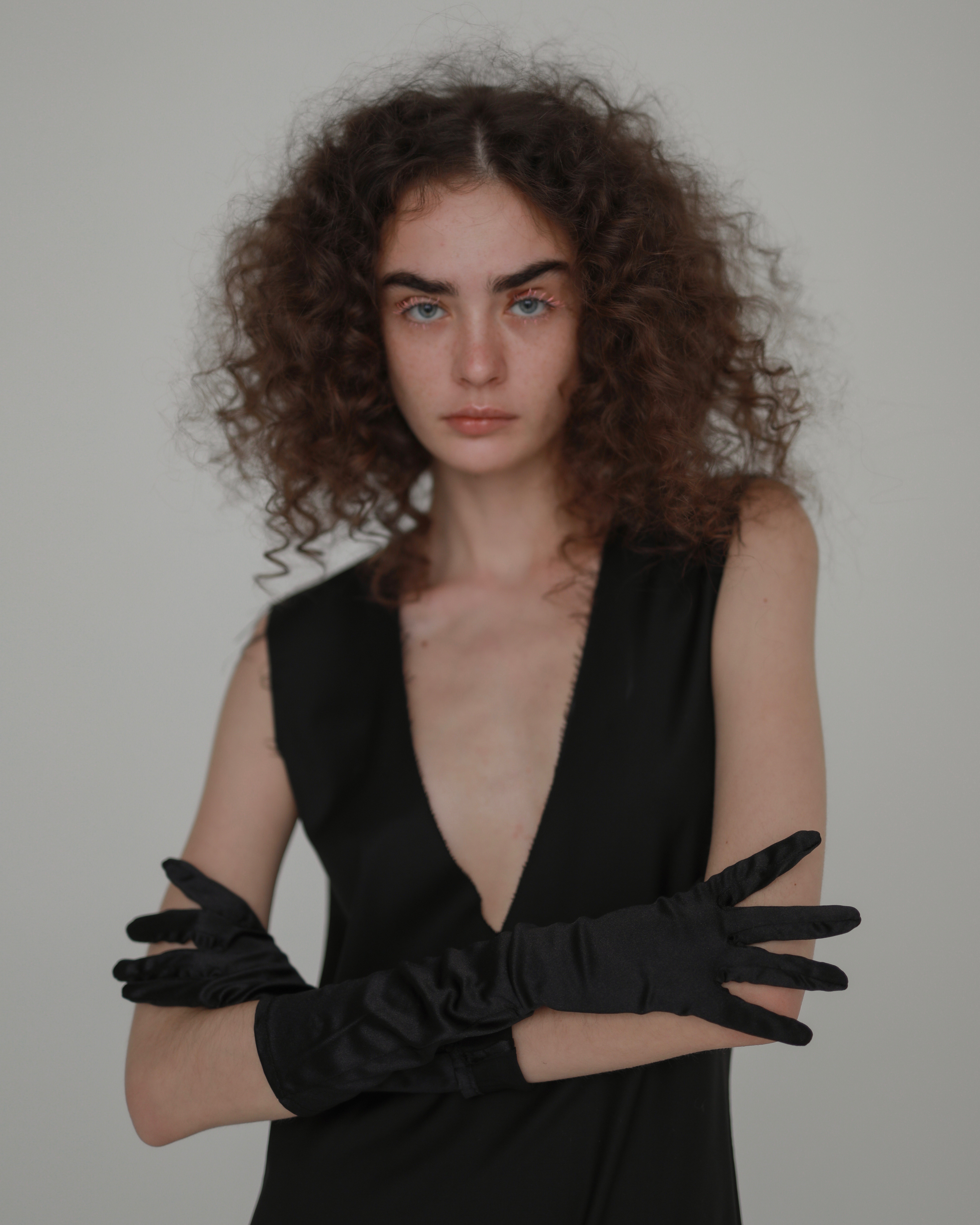 2月19日 金 より新発売 人気のカラーリングマスカラ カラーリングアイライナーより新色登場 Uneven アニヴェン の色を纏って 自由に楽しむ大人の春 株式会社レザボアのプレスリリース