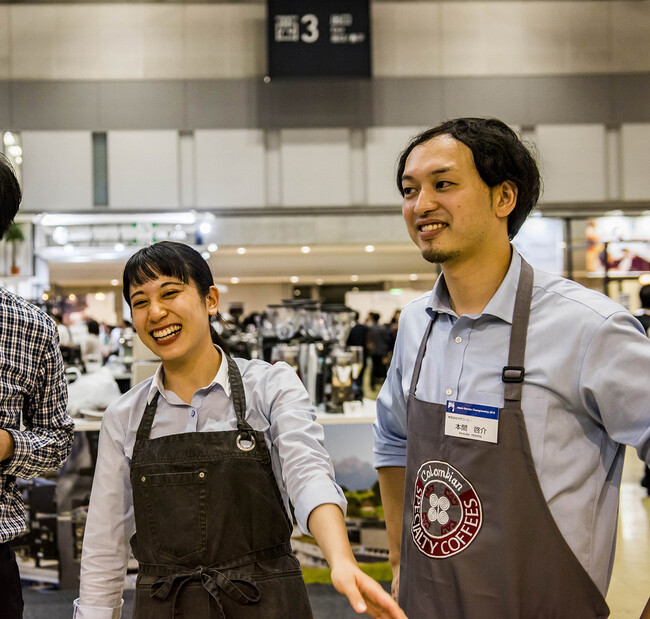 サザコーヒー本間啓介バリスタ（写真：右）安優希バリスタ（写真：左）