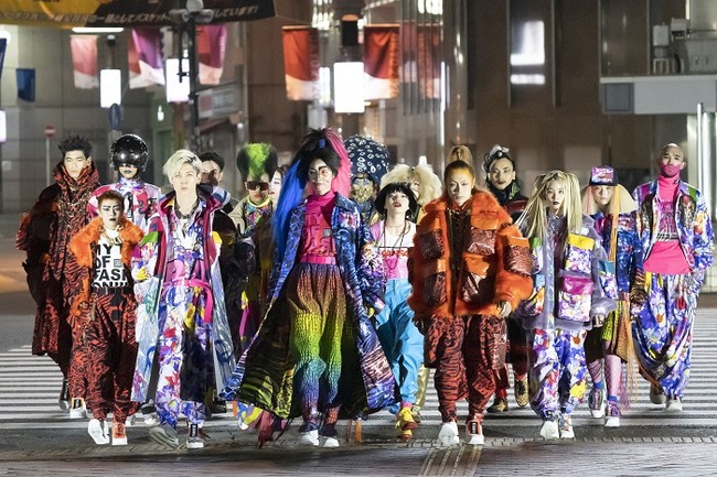 渋谷ファッションウイーク21春 本日より開催 Kansai Yamamotoによる 世界初 渋谷 スクランブル交差点でのランウェイショー 本日22時00分より公式youtubeにて配信 渋谷ファッションウイーク実行委員会のプレスリリース