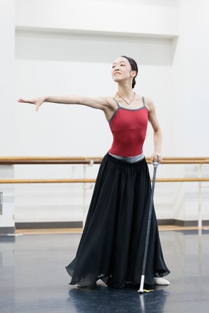 伝田陽美（悪の精カラボス）photo：Shoko Matsuhashi