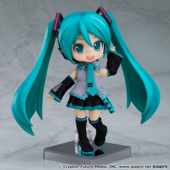 初音ミク」が手のひらサイズでドール化！豊富な可動が楽しめる