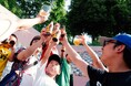子どもも大人も多世代で乾杯！狭山市駅前が幻想的な空間に。