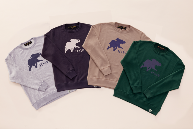 チャリティースウェット 各25,300円(税込み) チャリティースウェット 各25,300円(税込み)