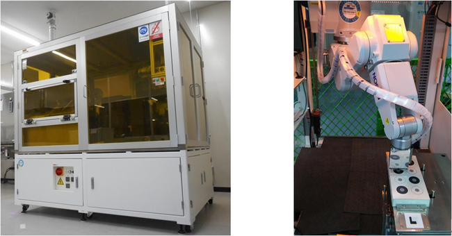 インクジェット立体物印刷装置（2021年に開発した単色機）の外観（左）／ 2022国際ロボット展で展示するインクジェット立体物印刷装置(単色機)内部のロボット（右）