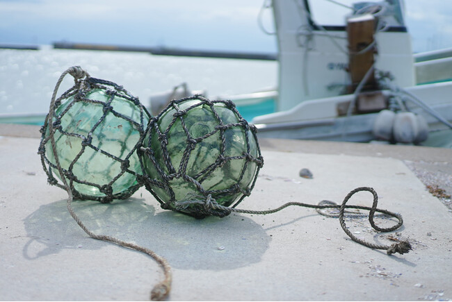 漁業用のガラス製浮玉をアップサイクルしたグラスウェア「DOUBLE F 
