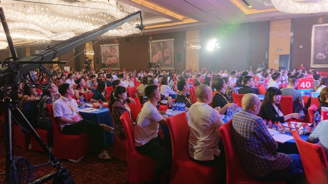 中国人経営者600名集結のセミナー開始