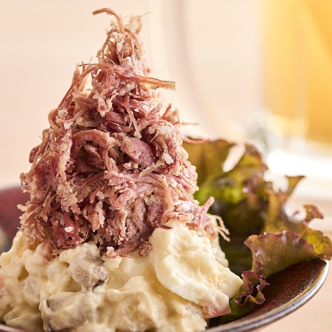 ポテサラマウンテン 473円 コンビーフがドンッとお酒に合うポテサラ。 ポテサラマウンテン 473円 コンビーフがドンッとお酒に合うポテサラ。