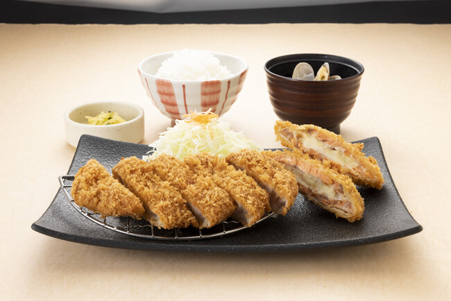 「かごしま六穀豚」プレミアムとんかつ＆ サーモンクリームチーズフライ定食