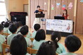 子どもたちから「もう一回！」の声。歌って、手拍子して、生演奏を満喫！　～「100万人のクラシックライブ」を大阪府・ねやがわ成美の森こども園で開催～