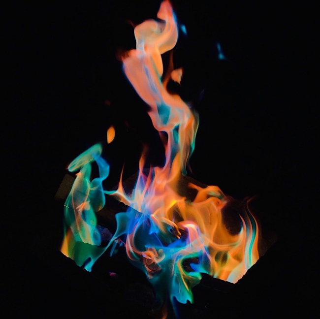 炎を虹色へ変化させる アートファイヤー が 音楽と焚火の祭典 焚キ火ノ音 Takibi Music Festival への協賛決定 アートファイヤーのプレスリリース
