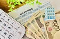 「上場企業」の平均年収、2023年度は651.4万円　過去20年で最高額を更新　「海運業」は平均1千万円超