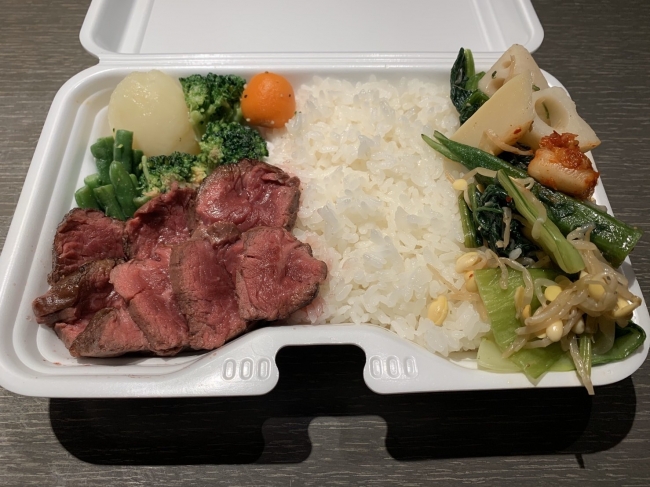 サガリステーキ弁当　￥１，０００（税込）／１００ｇ （※１，２００（税込）／１５０ｇ（以降５０ｇ増しごと＋￥３００））