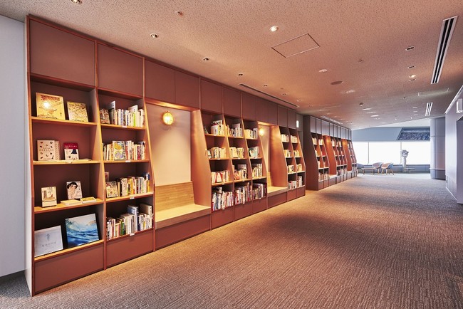 こだわって選書した2,000冊以上の本と出会う「横浜・空の図書室」
