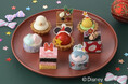 【銀座コージーコーナー】ディズニーキャラクターをデザインしたキュートなプチケーキアソート。クリスマス限定デザインで、12月1日から登場！