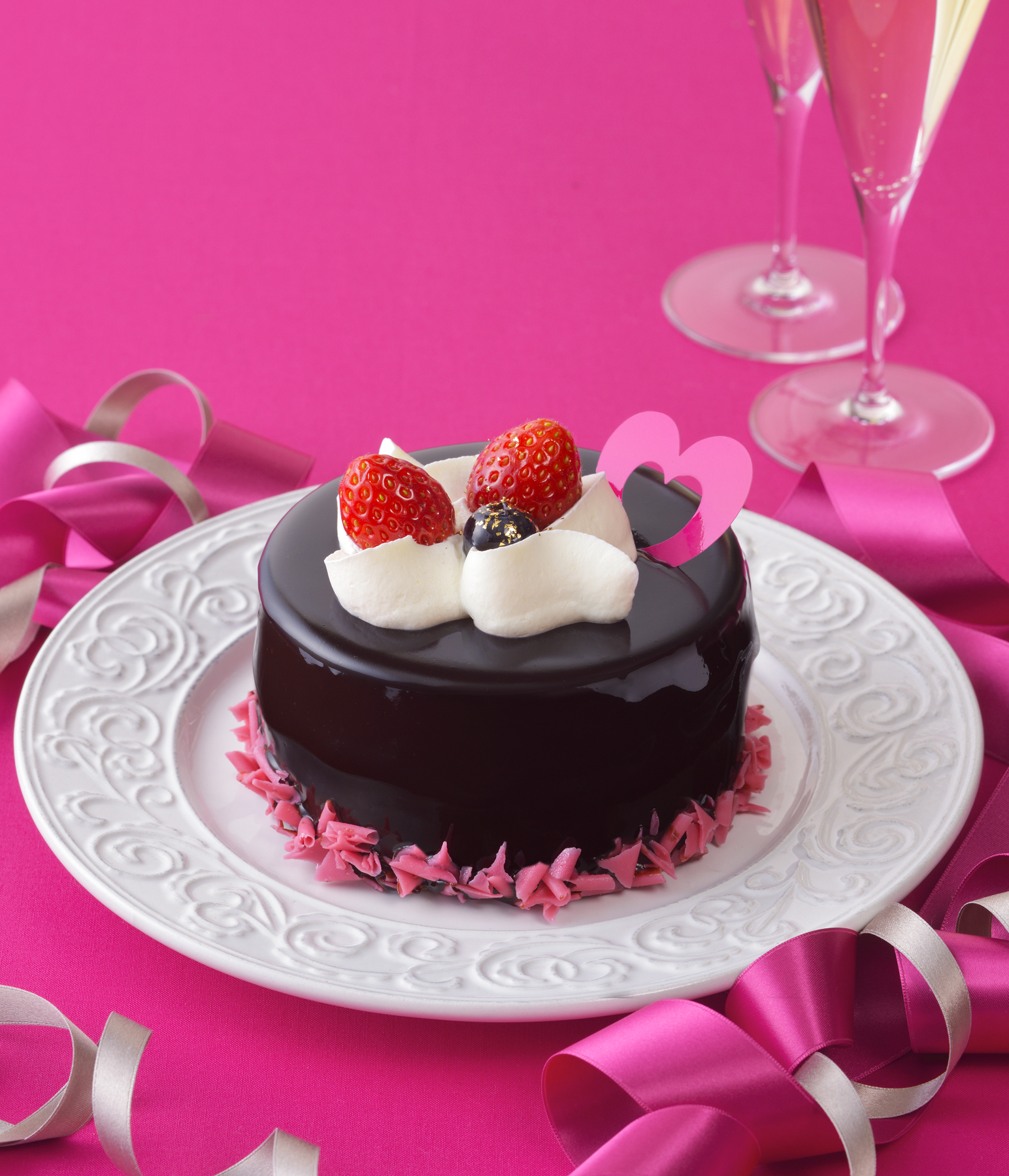 2月5日に 3種の食べ比べが楽しいプチケーキセットや オーガニックショコラを使ったひとりじめサイズのデコレーションなど バレンタイン 限定の新作ショコラスイーツ4品を発売 株式会社銀座コージーコーナーのプレスリリース