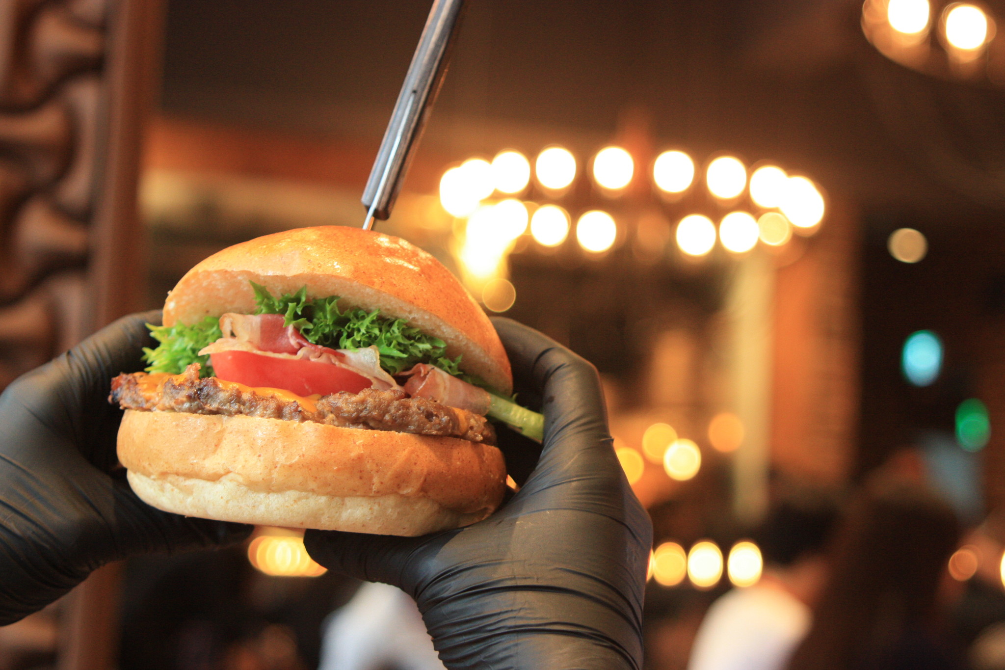 石窯焼きにこだわったハンバーグ専門店 いしがまや Goku Burger 不動の人気no 1メニュー Bltチーズバーガー 赤身肉本来の旨みを感じる極上の牛肉 アイオワ プレミアム ビーフ の2品 株式会社kichiriのプレスリリース 石窯焼きにこだわったハンバーグ専門店 いしがまや Goku Burger 不動の人気no 1メニュー Bltチーズバーガー 赤身肉本来の旨みを感じる極上の牛肉 アイオワ プレミアム ビーフ の2品 株式会社kichiriのプレスリリース