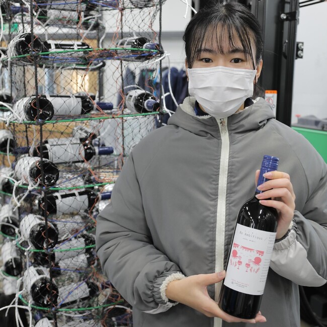 ワインの海中熟成準備作業 ワインの海中熟成準備作業