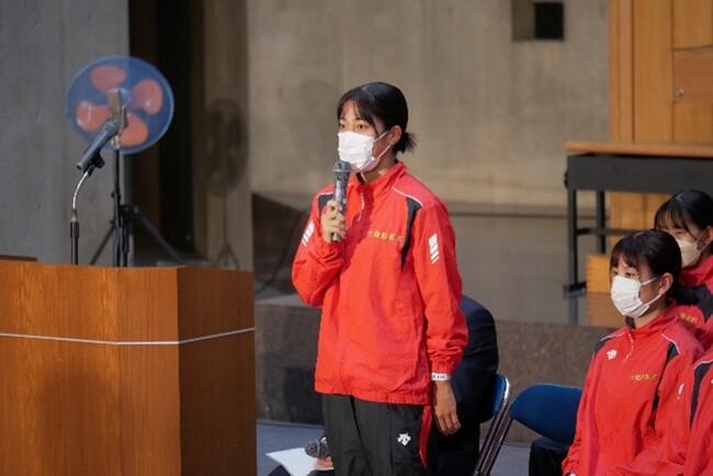 主将 古賀華実選手 挨拶 主将 古賀華実選手 挨拶