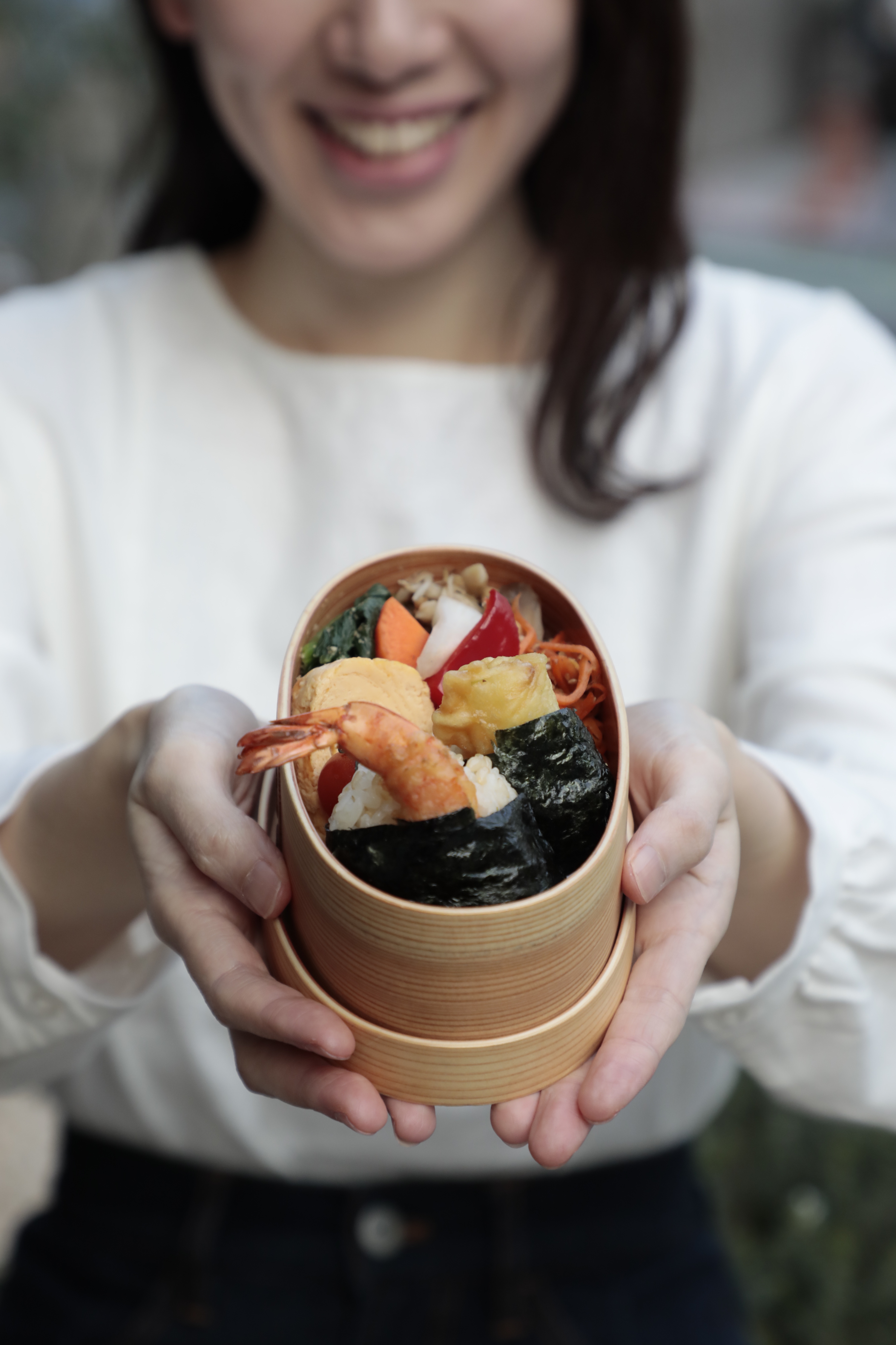 レコールバンタンの学生が 日本の資源“お米”の良さを発信　「こめ油で冷めても美味しい！天むす弁当」を修了展2020にて販売