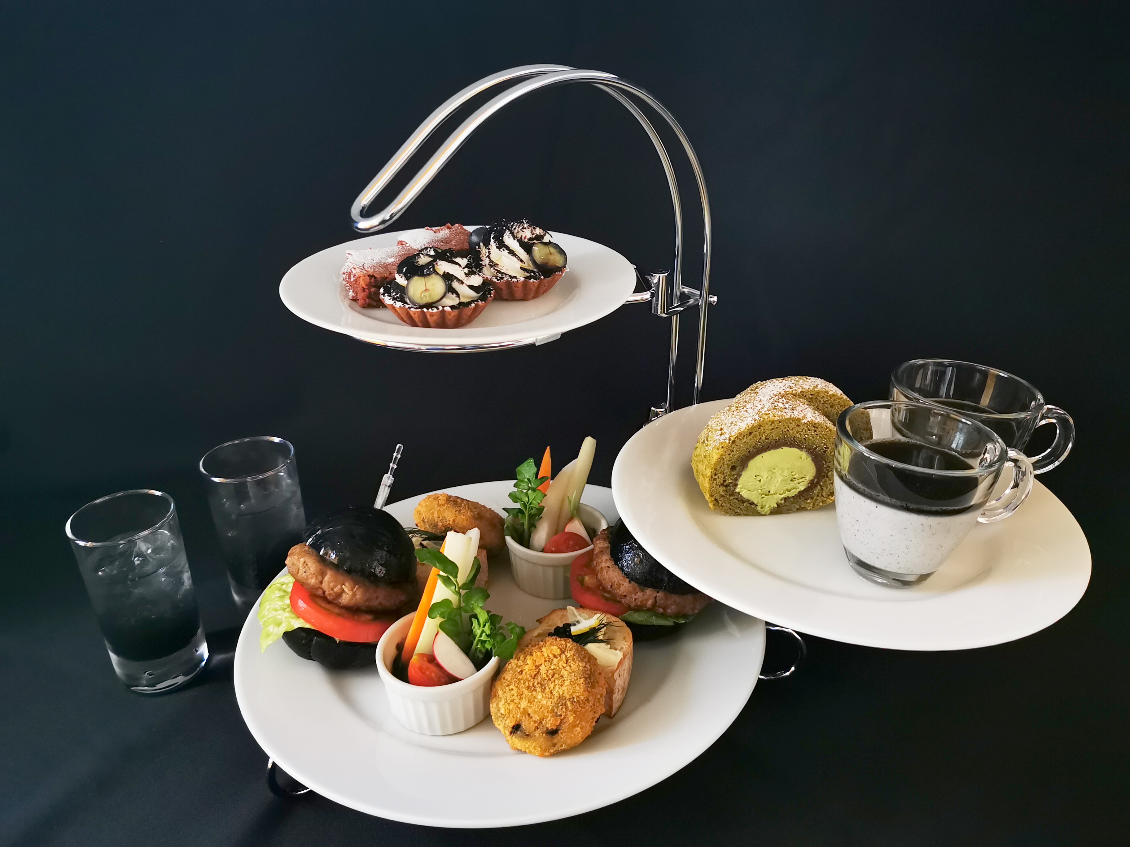 三代目 J Soul Brothers 10周年をホテル客室でお祝いしよう ルームサービスで Ldh Kitchen The Tokyo Haneda監修スペシャルプレートを販売 エクセルホテル東急のプレスリリース