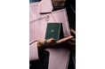 Motorolaが新世代Razrに ALCANTARAを採用