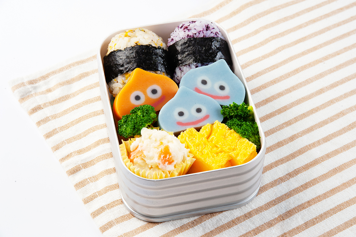 ドラゴンクエストシリーズに登場する人気キャラクター スライム がかまぼこに 株式会社鈴廣蒲鉾本店のプレスリリース ドラゴンクエストシリーズに登場する人気キャラクター スライム がかまぼこに 株式会社鈴廣蒲鉾本店のプレスリリース