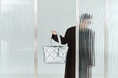 【PELLE BORSA】人気「パフィバッグ」が進化!メタリック×ふわふわ質感の“シャイニーパフィ”新登場 ― オンライン限定カラー「ホワイト」も発売