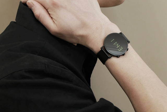 資金調達200%突破！】日本製フレームレスデジタル腕時計 ［ TOKIJI 