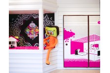 アンディ・ウォーホル,ダミアン・ハースト,森山大道と並び、新進気鋭の