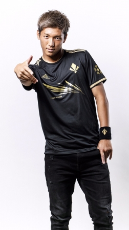 Jリーグクラブの世界へ向けた新たな挑戦「BLACK&GOLD」 | 株式