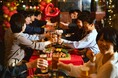 【愛知県名古屋市】15名以上の団体BBQに、プロカメラマンが無料で来てくれる。屋内で雨の心配なし・最大100名様受付｜ウッドデザインパーク野並店