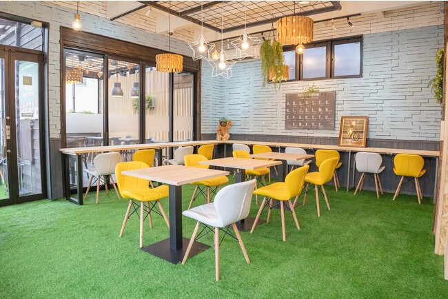 個人席、対面席をご用意。もちろん会話や打合せなどもOK 個人席、対面席をご用意。もちろん会話や打合せなどもOK