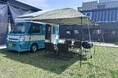 【愛知県一宮市】まるで秘密基地。キャンピングカーで過ごす“日帰りBBQサイト”が5月1日オープン｜泊まらなくても味わえる、1日2組限定のキャンピングカー貸切BBQ体験