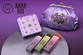「ANNA SUI」×「鶴屋吉信」コラボレーション和菓子第2弾が10月12日(土)よりWEB、17日(木)より店頭で数量限定販売。缶ケース入り羊羹とオリジナルデザインのポーチorショッパーがセットに。