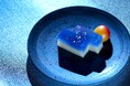 梅酒カクテル専門店「The CHOYA(ザ チョーヤ)銀座BAR」星舞う夜空をイメージした羊羹と満月を表現した完熟梅の甘露煮を一皿に、初の和菓子「梅桃乃羊羹 星空と月あかり」を10月6日新発売!