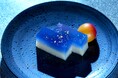 梅酒カクテル専門店「The CHOYA（ザ チョーヤ）銀座BAR」星舞う夜空と満月を桃アールグレイの羊羹と完熟梅のコンポートで表現した「梅桃乃羊羹 星空と月あかり」を発売！