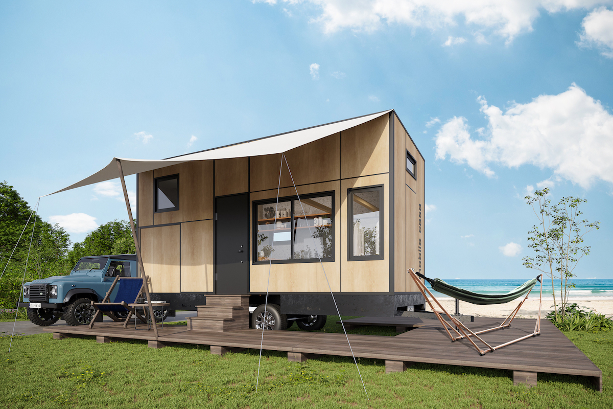 【車道を走る家?!】最新トレーラーハウス『mobile casa』誕生！移動可能な「casaの家」が提案する、令和時代のライフスタイル