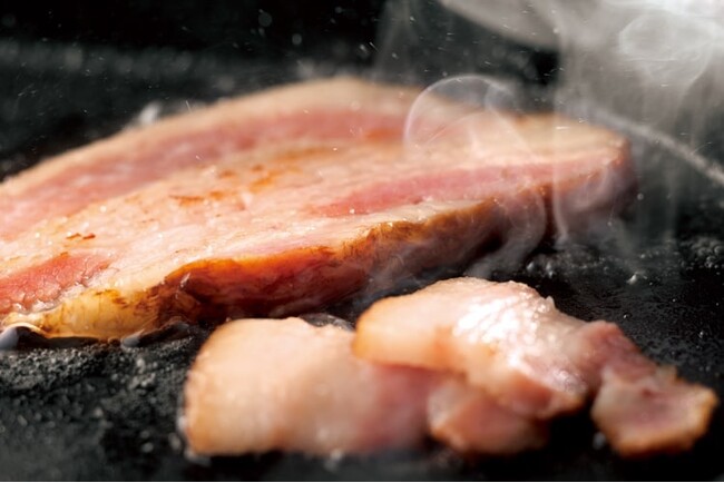 食品のミシュランとも呼ばれる国際味覚審査(International Taste Instirute)のコンテストで4年連続三つ星受賞中のベーコン 食品のミシュランとも呼ばれる国際味覚審査(International Taste Instirute)のコンテストで4年連続三つ星受賞中のベーコン