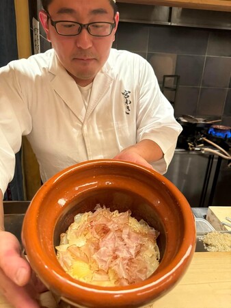 ミシュラン掲載和食店でも釜飯のトッピングに ミシュラン掲載和食店でも釜飯のトッピングに