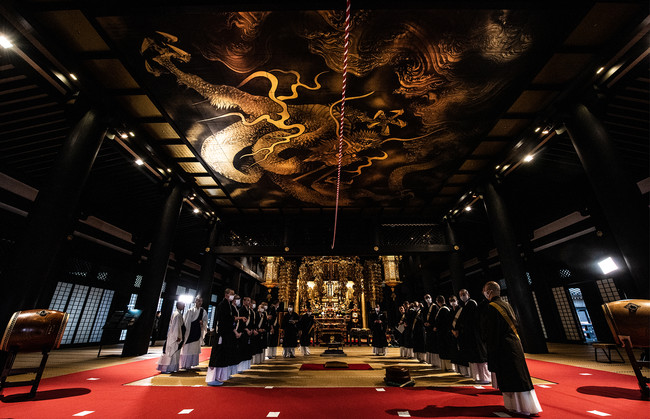 龍神伝説でも知られる身延山、久遠寺本堂の天井にも龍が描かれている