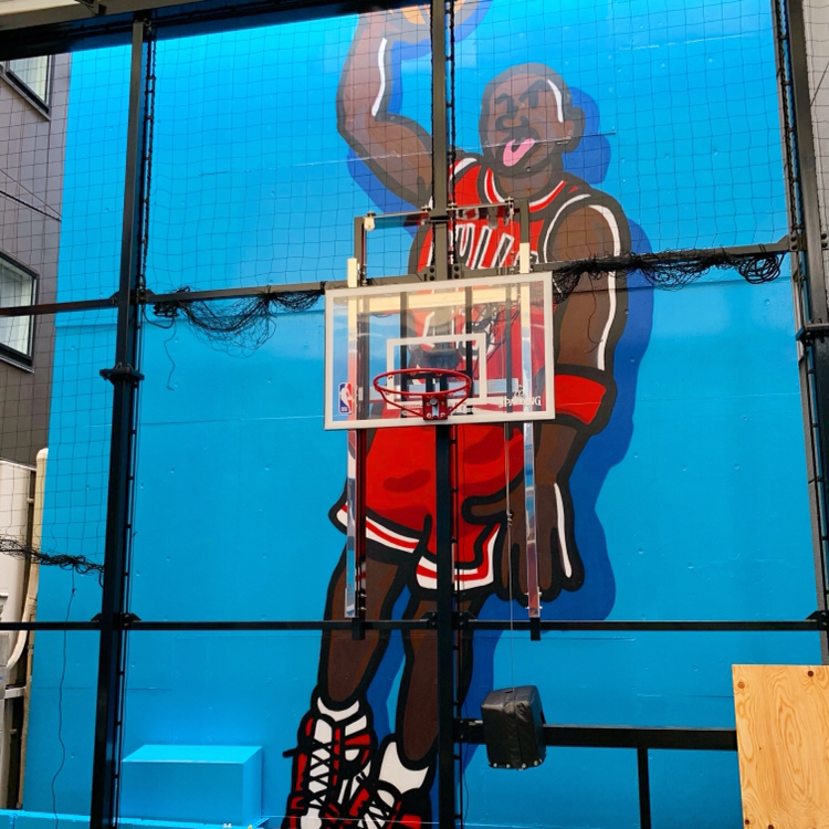 おおきにアートプロジェクト 大阪 心斎橋アメリカ村店のど真ん中にアートと融合したバスケットボールコートが誕生 株式会社おおきに商店のプレスリリース