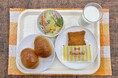 ファミリーマート初!看板商品「ファミチキ」が埼玉県狭山市の小中学校の給食に!~ファミリーマート発祥の地、狭山市市制施行70周年記念~
