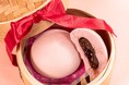 濃厚なチョコレートに果肉入りのつぶつぶいちごソースの「濃い!いちごショコラまん」が1月28日(火)新発売!~累計販売数6000万食突破の極旨黒豚まんがジャパン・フード・セレクショングランプリ初受賞!~