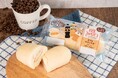 「白生コッペパン」と「クラフトボス」が初コラボ!カフェラテクリームとカフェラテホイップのやさしい味わいが楽しめる「白生コッペパン(ダブルカフェラテ)」を5月13日(火)から発売