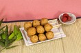 長年愛される定番人気商品「鶏つくね串」に夏にぴったりなさっぱりフレーバーが登場!「鶏つくね串(梅しそ味)」8月12日(火)発売!~ふんわり食感のつくねに梅しそのアクセント~