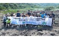 奄美大島世界自然遺産登録 5 周年を記念して「伊藤忠商事・ファミリーマート 出張環境教室～枝手久島でマングローブ植林～」を実施