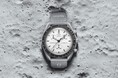 OMEGA X Swatch 新作 「MOONSWATCH 1965」3月1日発売 - 宇宙の歴史を刻んだOMEGA Speedmasterへのオマージュ