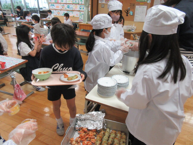 学校給食　配膳イメージ